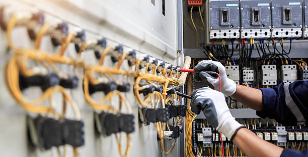 Professional Electrician technician working in Huntington Bay, NY